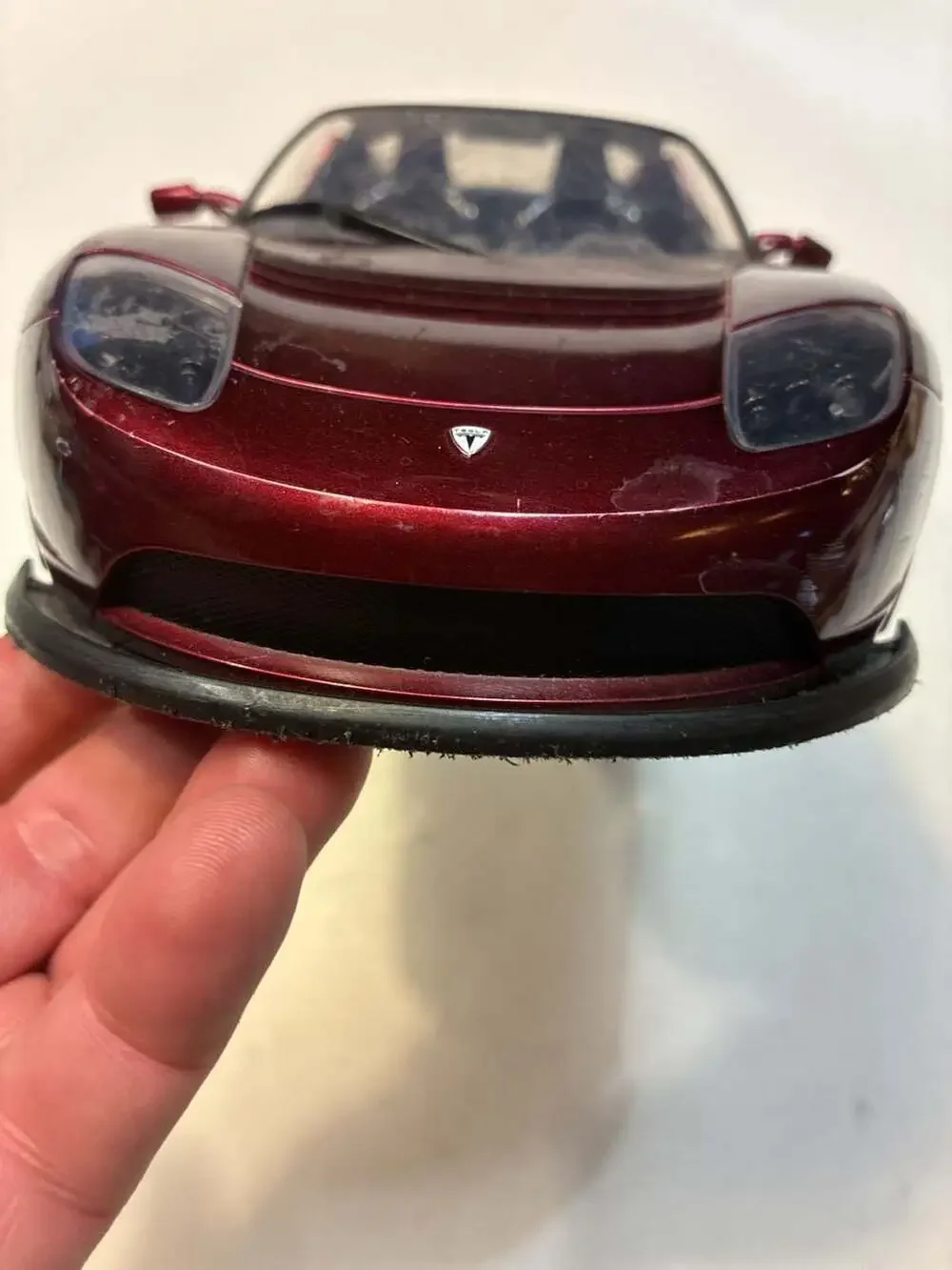 Maisto 1:24 2009 Chrysler ME Four Twelve Die Cast Car.
